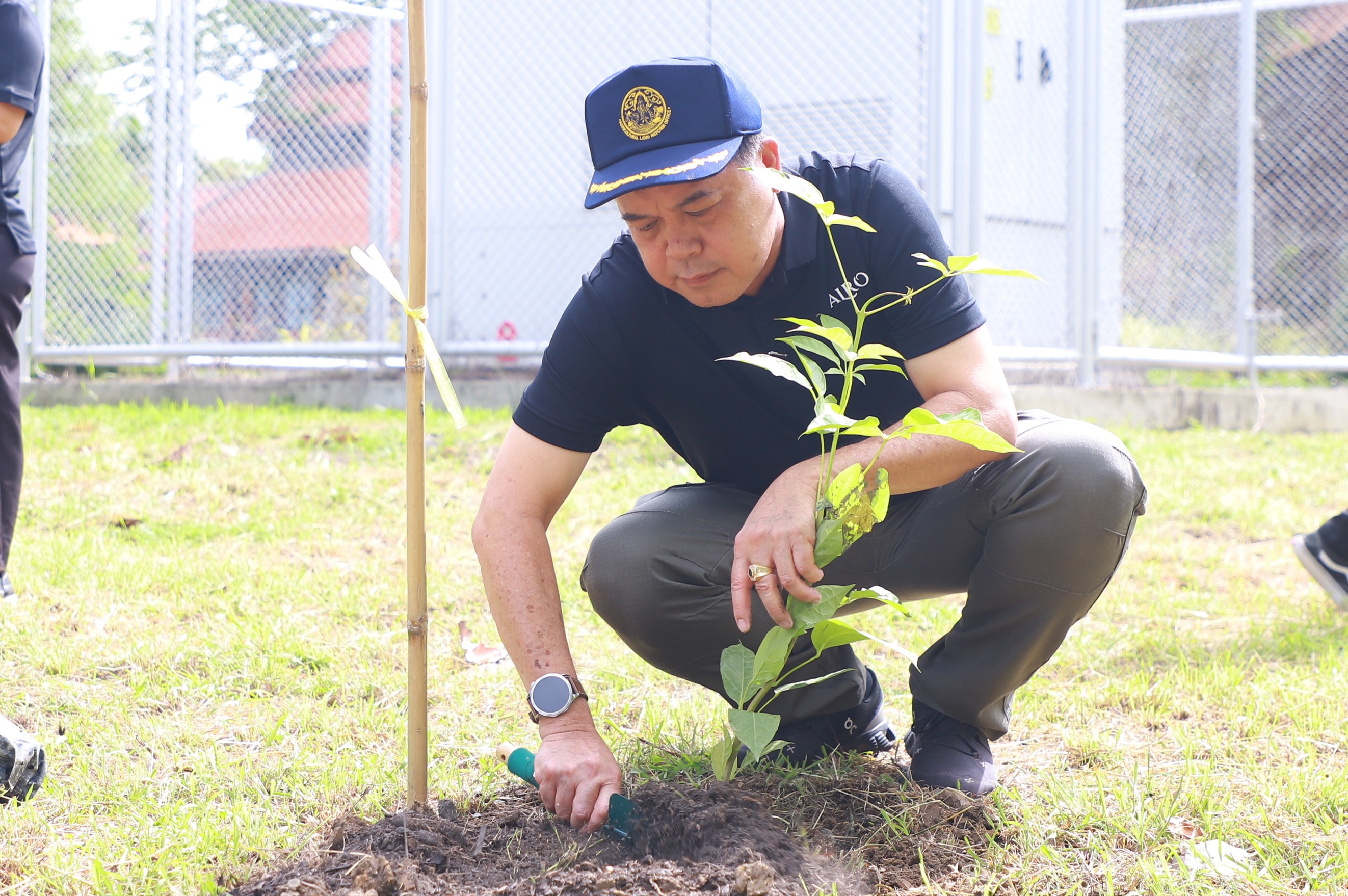 title - ส.ป.ก. - depa ร่วมใจปลูกต้นไม้ ภายใต้กิจกรรม CSR ปลูกต้นไม้ (Grow Green) เพิ่มพื้นที่สีเขียว ลด CO2 ณ ศูนย์ส่งเสริมและพัฒนาอาชีพเสริมนอกภาคการเกษตร